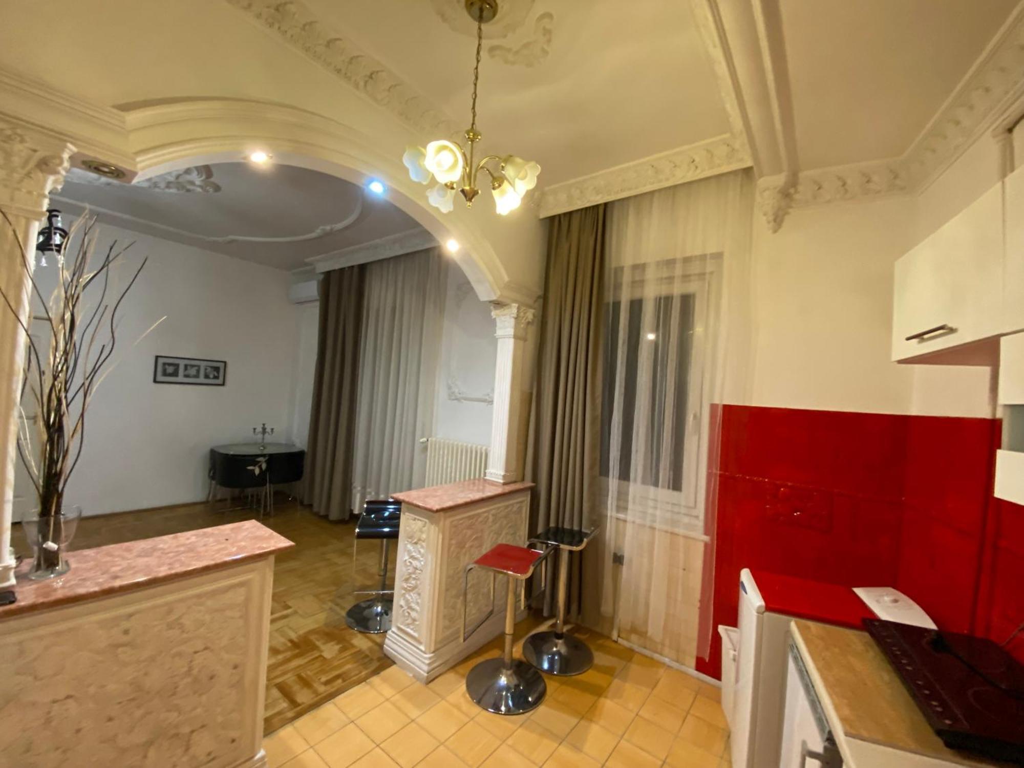 Apartment With Balcony And Ac Next To Danube Будапеща Екстериор снимка