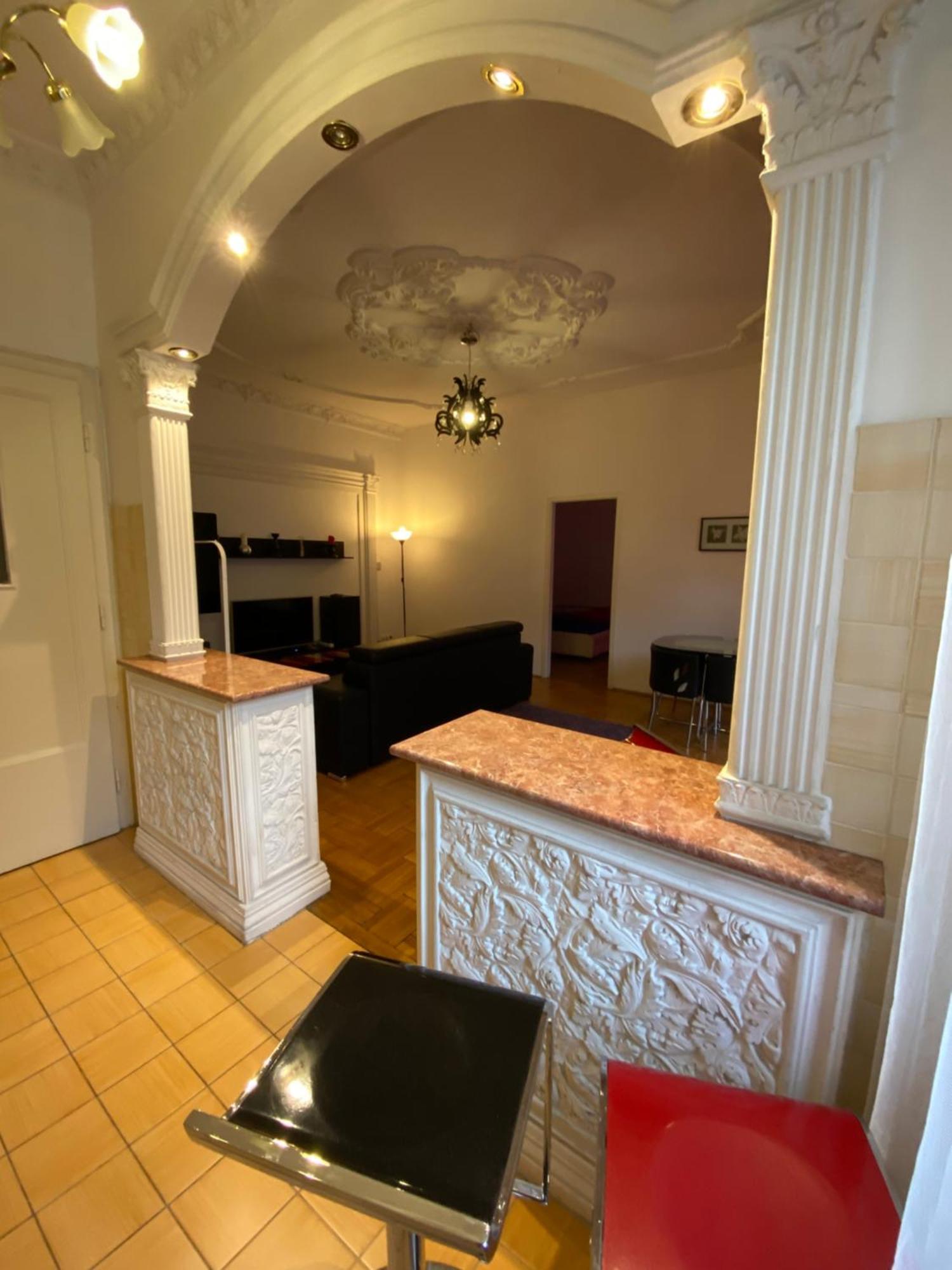 Apartment With Balcony And Ac Next To Danube Будапеща Екстериор снимка